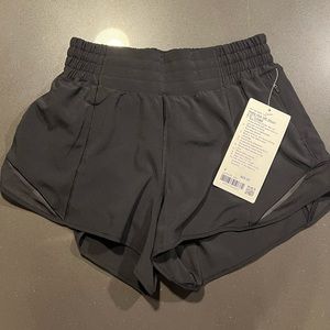 Lululemon hotty hot high rise 2.5” lined
